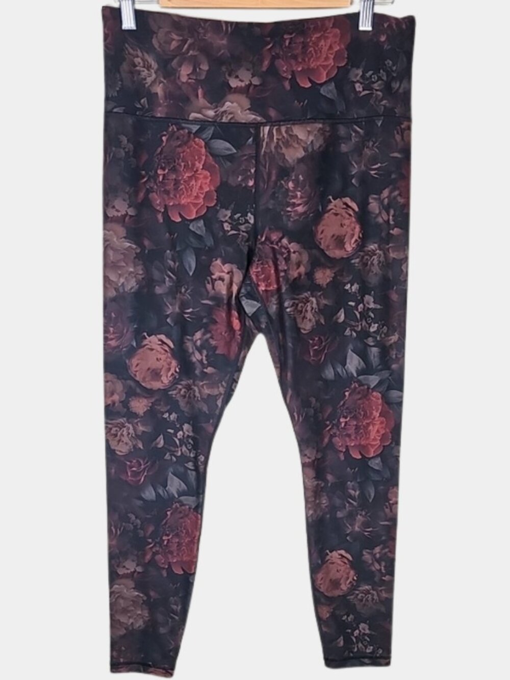 Athleta Elation Printed Tight L Dark Floral Moody Rose Legging Yoga Pilates Gym